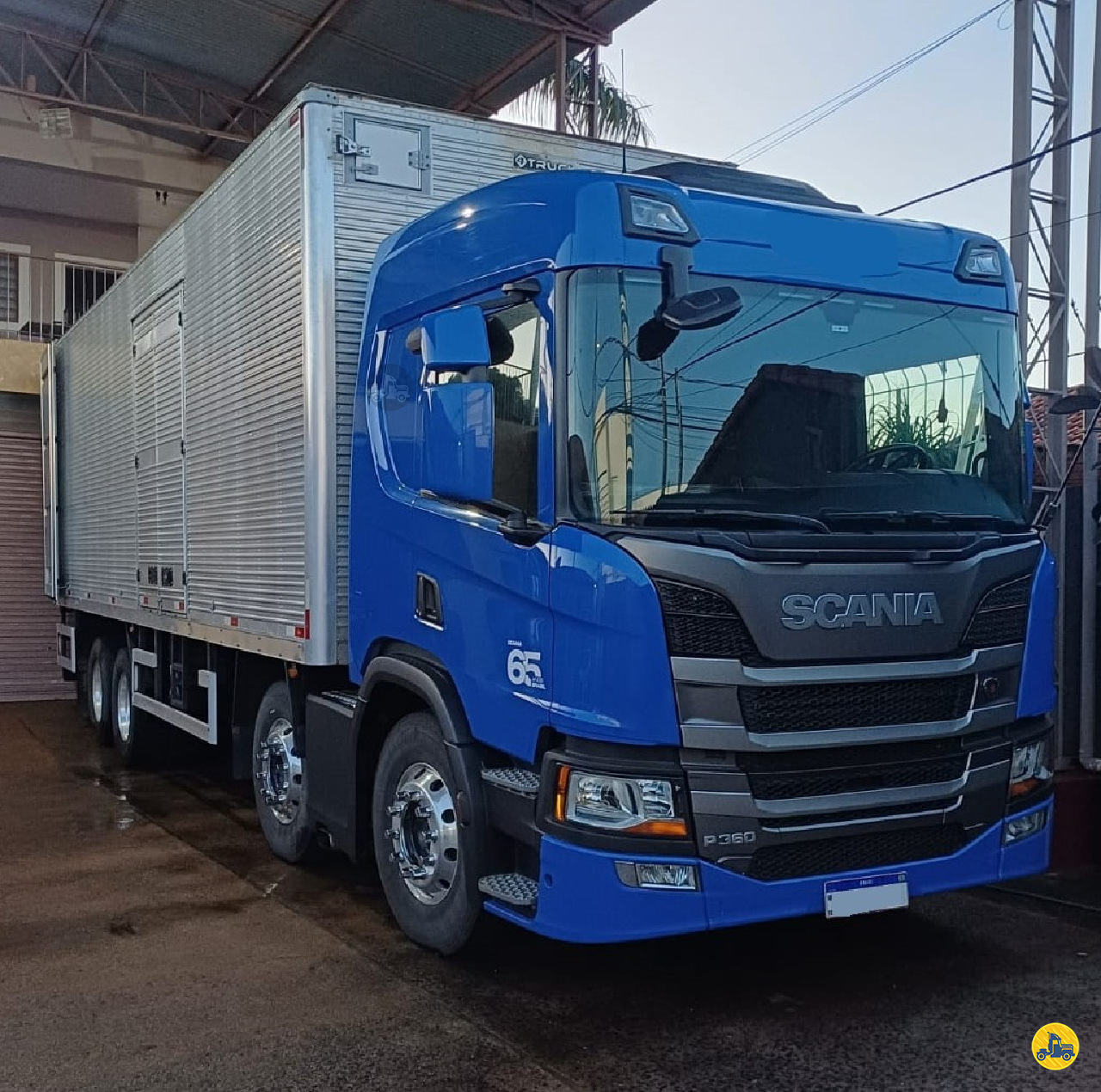 CAMINHAO SCANIA SCANIA P360 Baú Furgão BiTruck 8x2 Ebenezer Caminhões e Carretas CAPAO BONITO SÃO PAULO SP